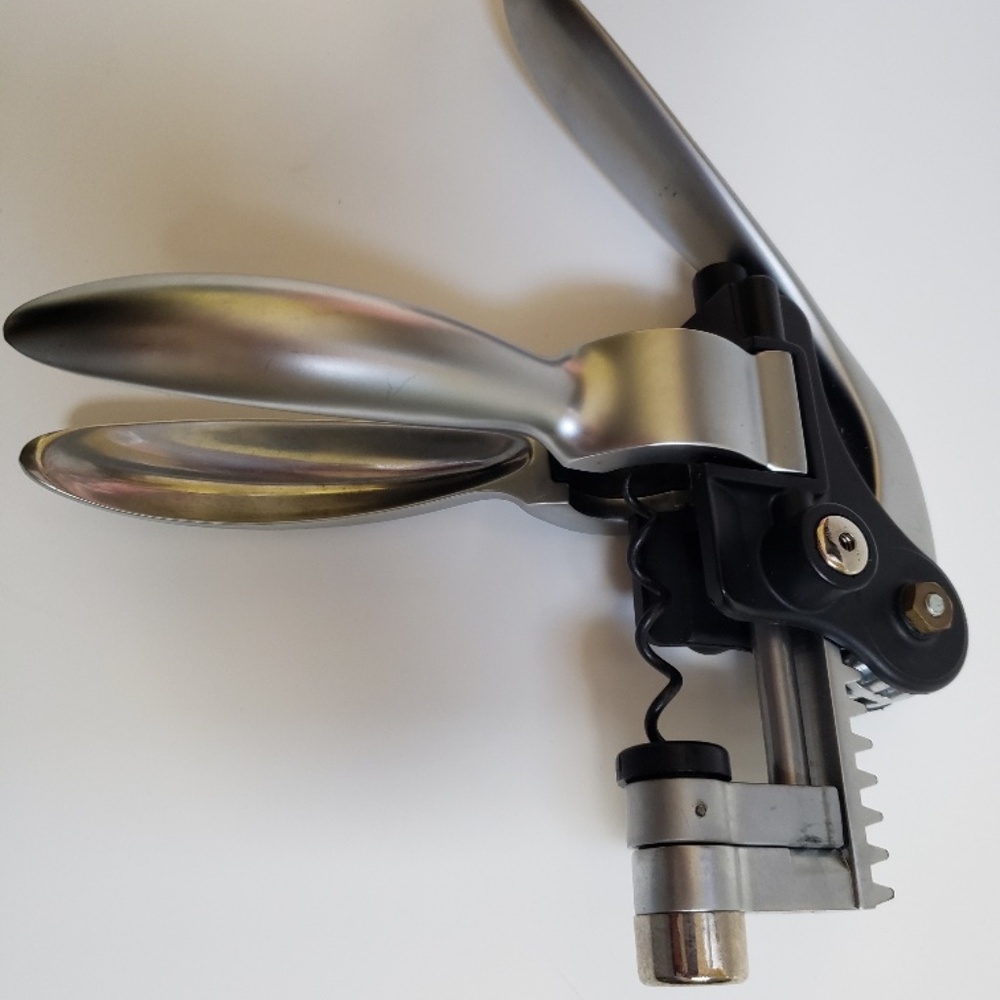 Corkscrew wine bottle opener